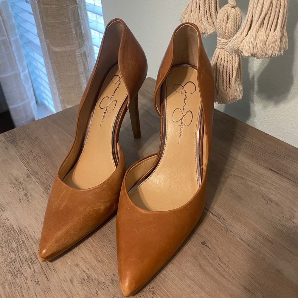 Jessica Simpson pumps.